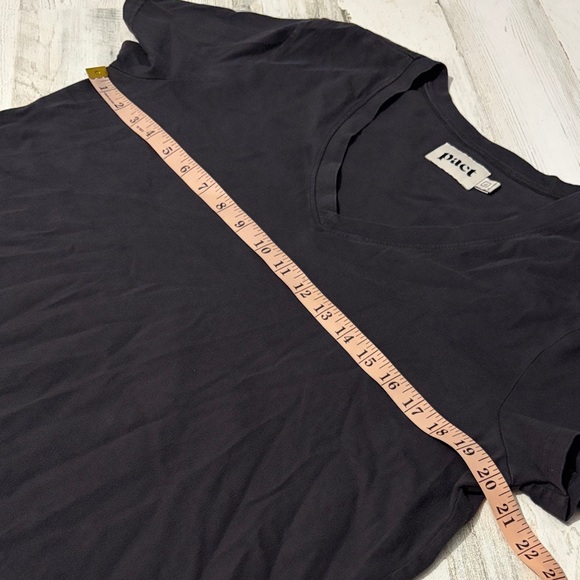 Pact Soft Spun Charcoal V- Neck Tee Size Large - Picture 4 of 6